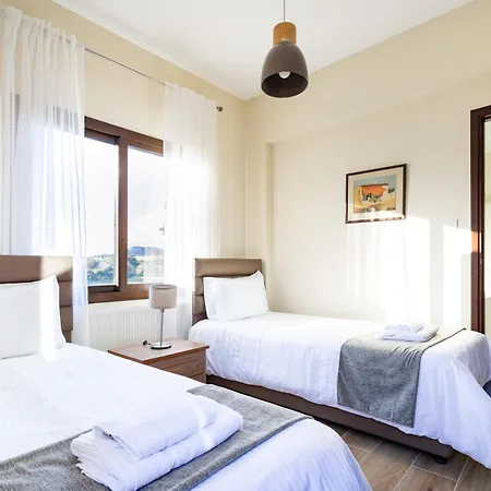 فيلة Joan Agios Theodoros