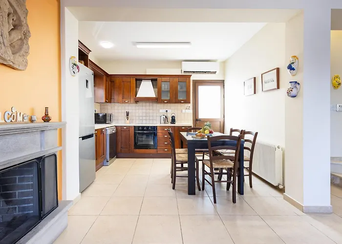 Joan Vila Agios Theodoros